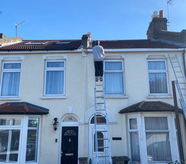 Call us if you need a gutter repairs professional in Leytonstone E11