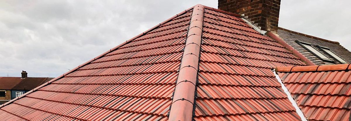 Call us if you need a Tile roof specialist in Havering RM7